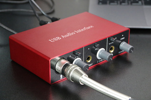 2-IN 2-out Professional XLR Microphone de Audio Mixer Studio Recording Interfaz de audio USB Tarjeta de sonido solo - Product Image 6
