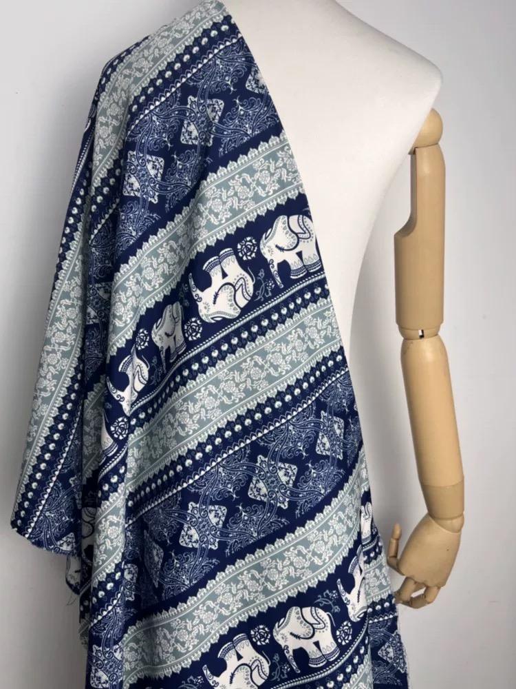 สีกรมท่า