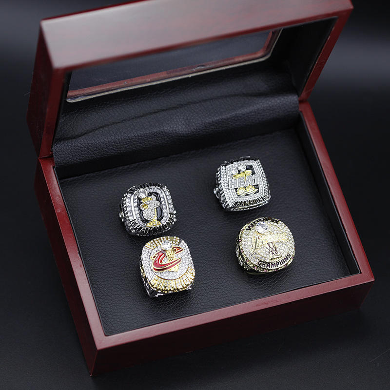 4 championship rings with box(type 2)
