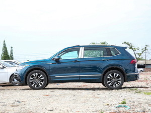 2023 in STOCK GASOLINE CAR VOLKSWAGEN BRAND <strong>TIGUAN</strong> L 4WD 7-SEAT 380T R-LINE FLAGSHIP EDITION for SALE - Product Image 6