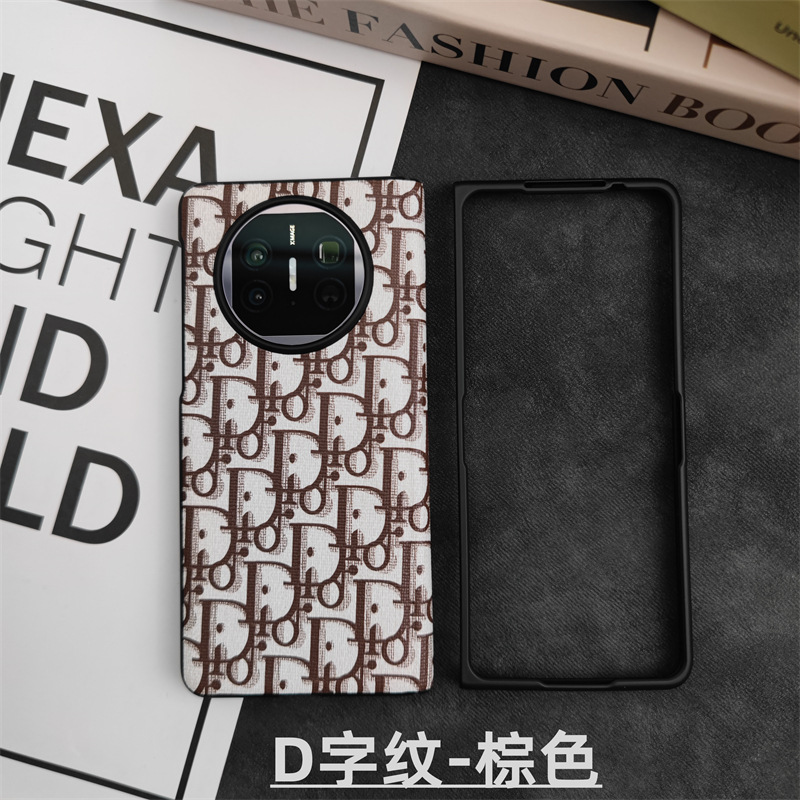 d-shaped pattern - brown