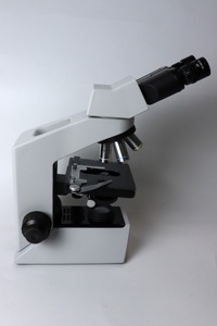 实验室便携式多用途通用光学系统WF 10X 20毫米物镜4x 10x 40X 100X教育用生物显微镜 - Product Image 4