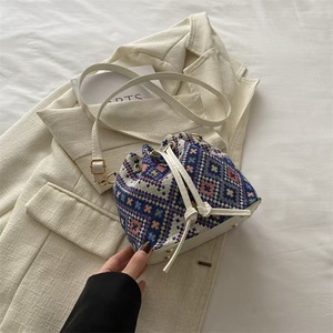 2025年秋の新しいトレンド大学クラスバッグ大容量ショルダートートバッグ女性用 - Product Image 6