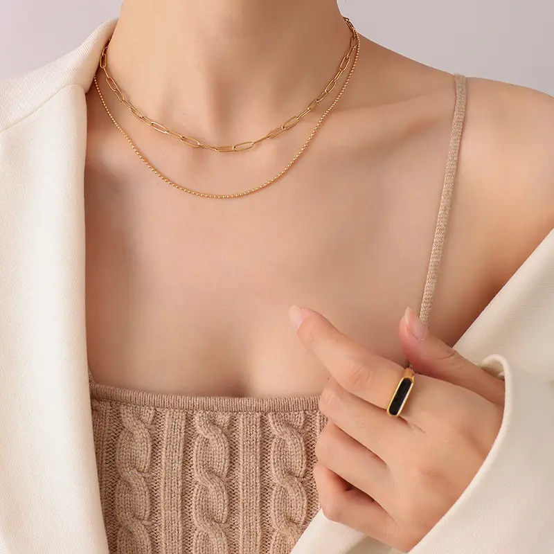 Collar minimalista de acero inoxidable chapado en oro de 18K, doble laminado con gargantilla para mujer