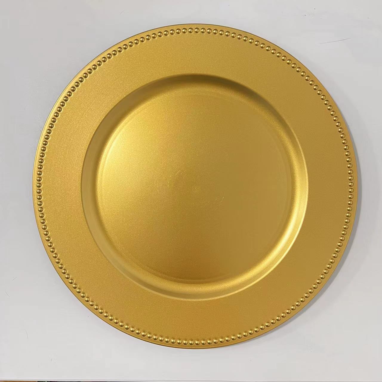 Plateau doré brillant, peint d'un seul côté.
