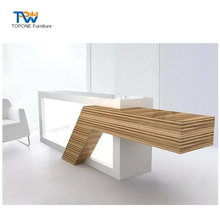 Imiter le marbre blanc de carrare table de réception comptoir avant en acier inoxydable pieds bar réception