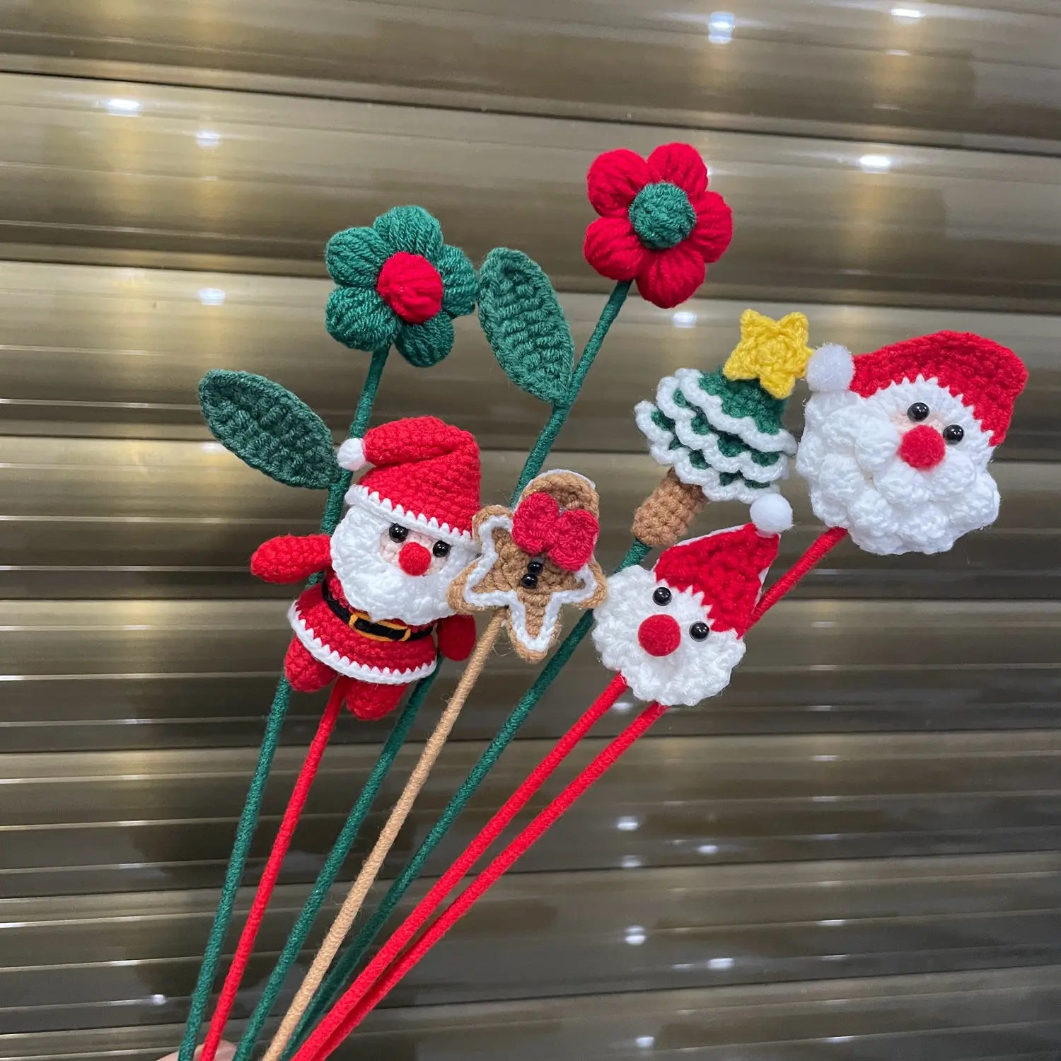 2024 Custom Bundle Knitted Bouquet Handmade Christmas Tree Crochet Santa Claus Flowers Bouquet