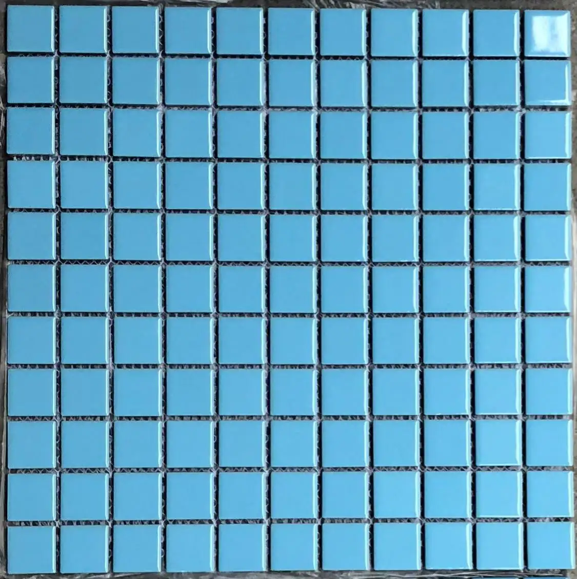 300*300 мм Горячая плитка для бассейна идеально подходит для использования стеклянной мозаики для бассейна напольная плитка