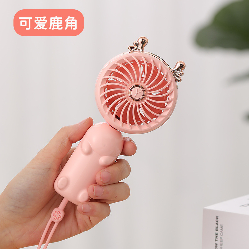 Mignon animal de compagnie cerf rose