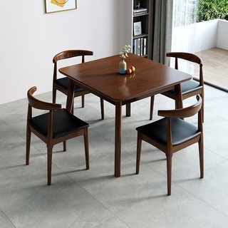 Una mesa y dos sillas (color nogal)