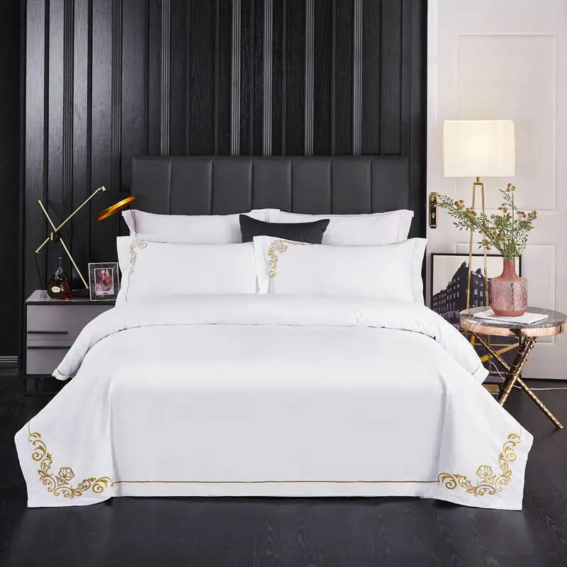 Set di biancheria da letto bianca matrimoniale matrimoniale King Queen personalizzabile per la collezione di lenzuola dell'hotel