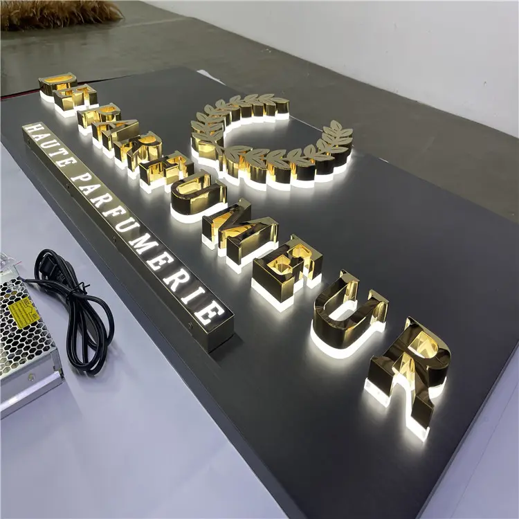 Lampu Led akrilik emas tahan air luar ruangan lampu Led huruf tanda dinding lampu Logo Backlit 3D untuk tanda penerangan Shopfront