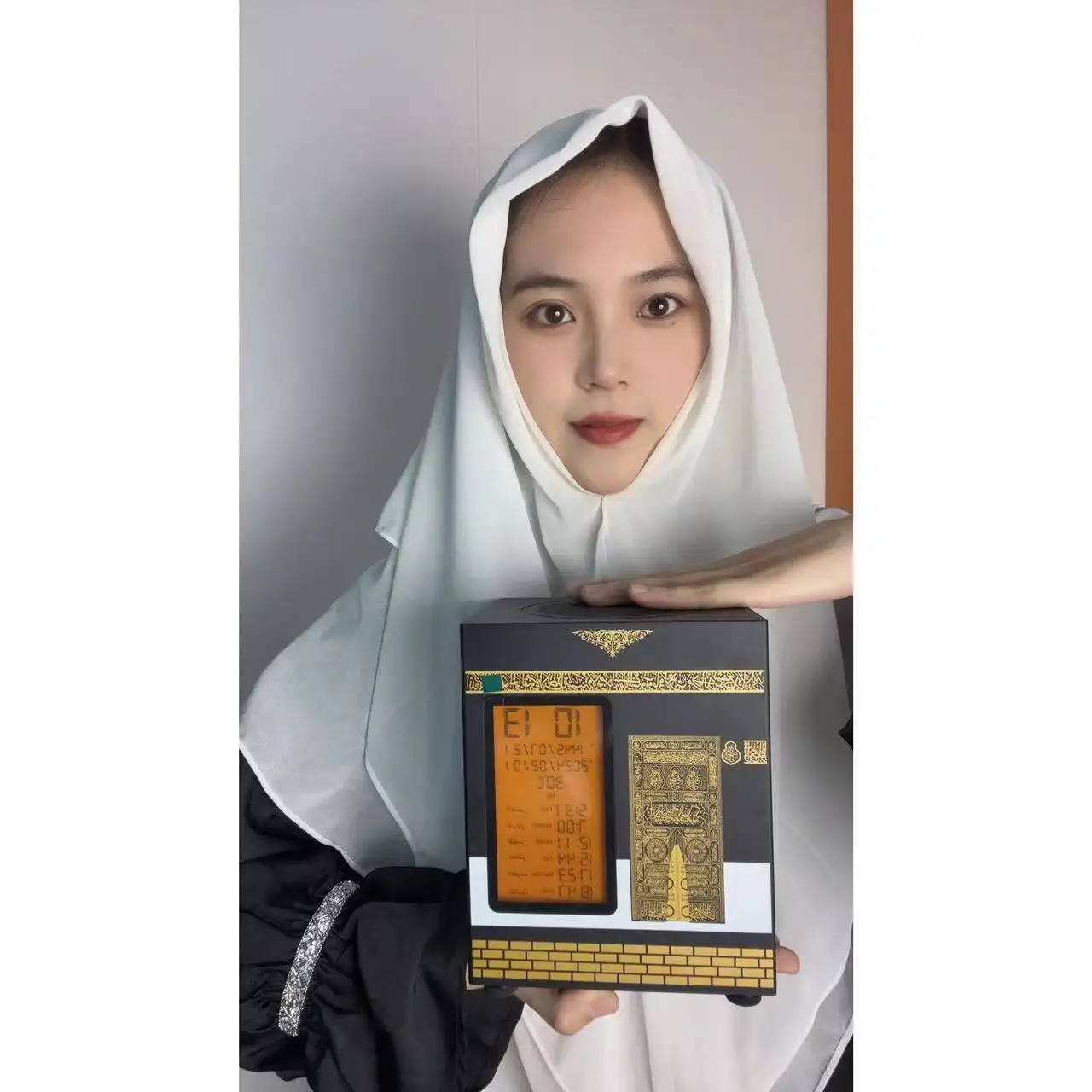 Altoparlante bluetooth corano con APP 3D Kaaba Makkah modello ornamento regalo islamico prodotti islamici ha più recitatori tra cui scegliere.