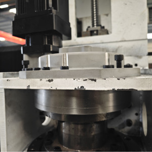 LD-Tech <span class=keywords><strong>4</strong></span> <span class=keywords><strong>Axis</strong></span> <span class=keywords><strong>CNC</strong></span> <span class=keywords><strong>Router</strong></span> Ponte <span class=keywords><strong>Saw</strong></span> Máquina para Mármore Granito Pedra Corte Usado com Núcleo Motor Grande desconto!