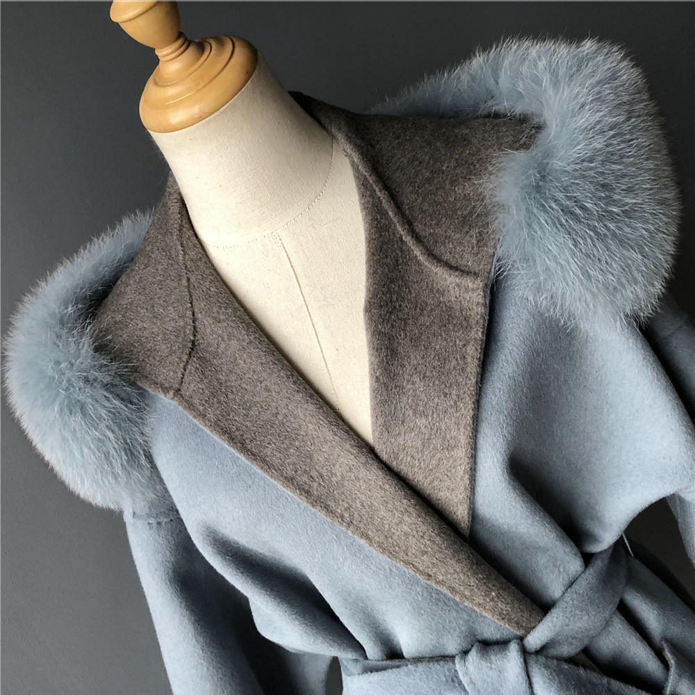 Blue-fur cuff
