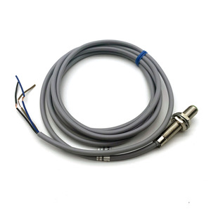 SVLEC M8 Magnetic Proximity <strong>Sensor</strong> 2 Meter In-Ductance Extended Sensing with 2mm <strong>Detection</strong> Distance Flush Mounted