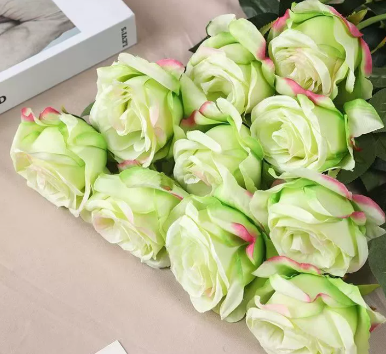 1 rosa di seta verde