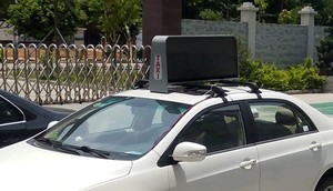 Programmier barer P2.5 P5 LED-Außen bildschirm für Auto-Top-Werbung 3G 4G Wifi für U-Bahnen Flughäfen Taxi Dach-Display SDK - Product Image 3