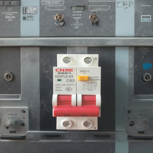高品質DZ47シリーズMCBサーキットブレーカ2Pポール10ka LI高得点小漏れ63A定格電流 - Product Image 2