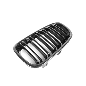 Çift kaburgalar karbon Fiber ön tampon böbrek Grille ince delikli ızgara BMW 1 serisi için F20 135i LCI 2012-2014