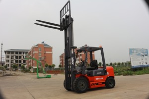 VMAX 迷你叉车 1.5 吨 2 吨 2.5 吨 3 吨 3.5 吨叉车 CPQD30 带日本发动机自动便宜销售汽油 - Product Image 3