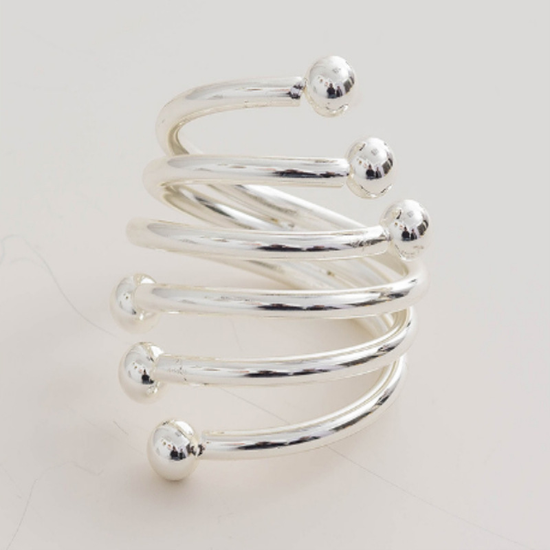 Perles argentées à six trous