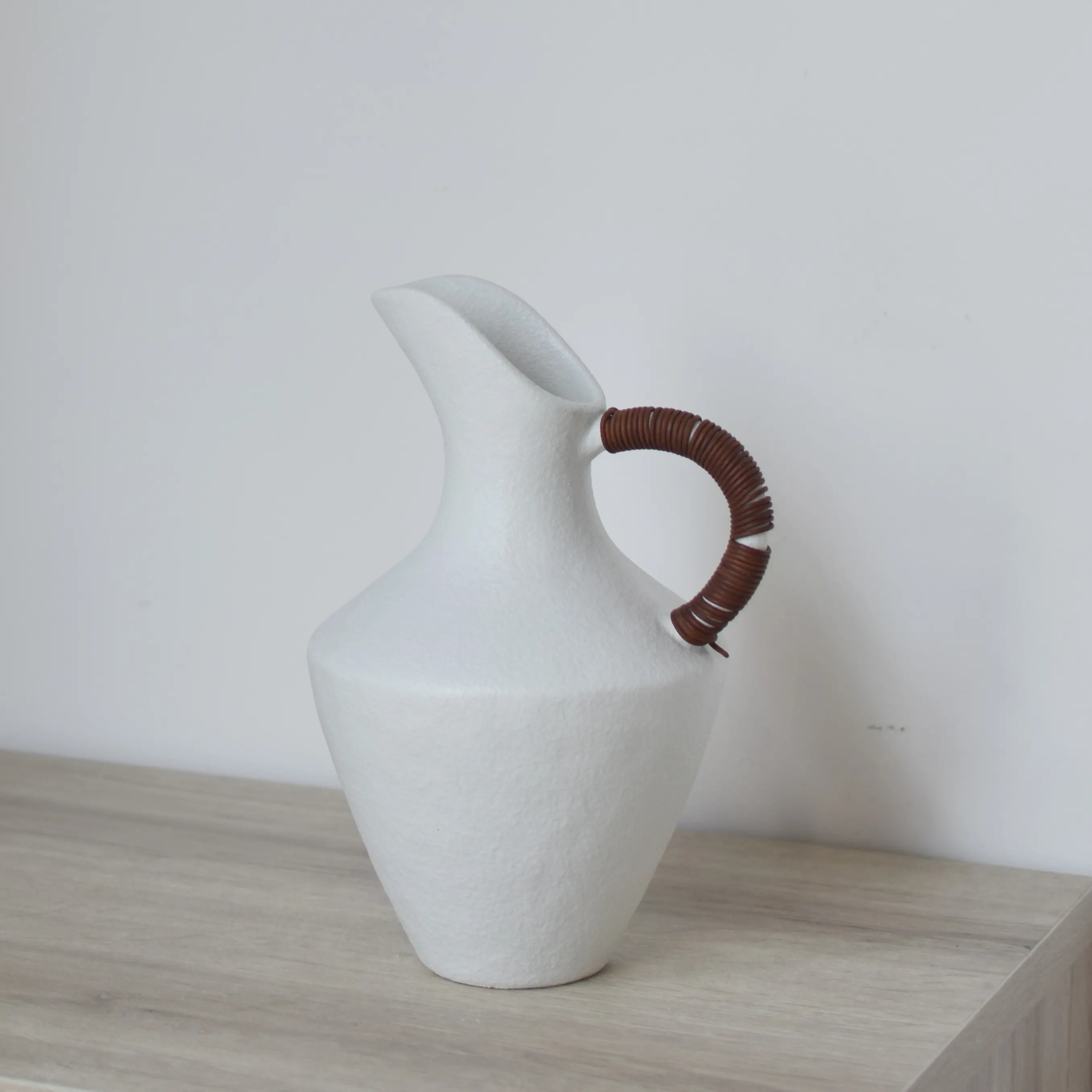 Новый дизайн в стиле Instagram Современные французские производители однотонные белые матовые грубые керамики ручной работы скандинавские сосуды вазы