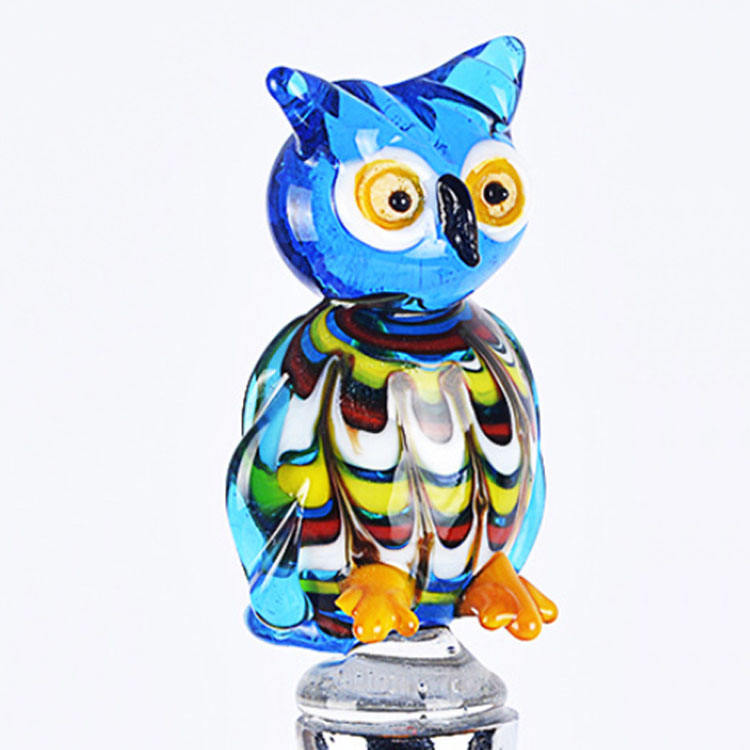 นกฮูกน้ำแก้วจุกขวดไวน์