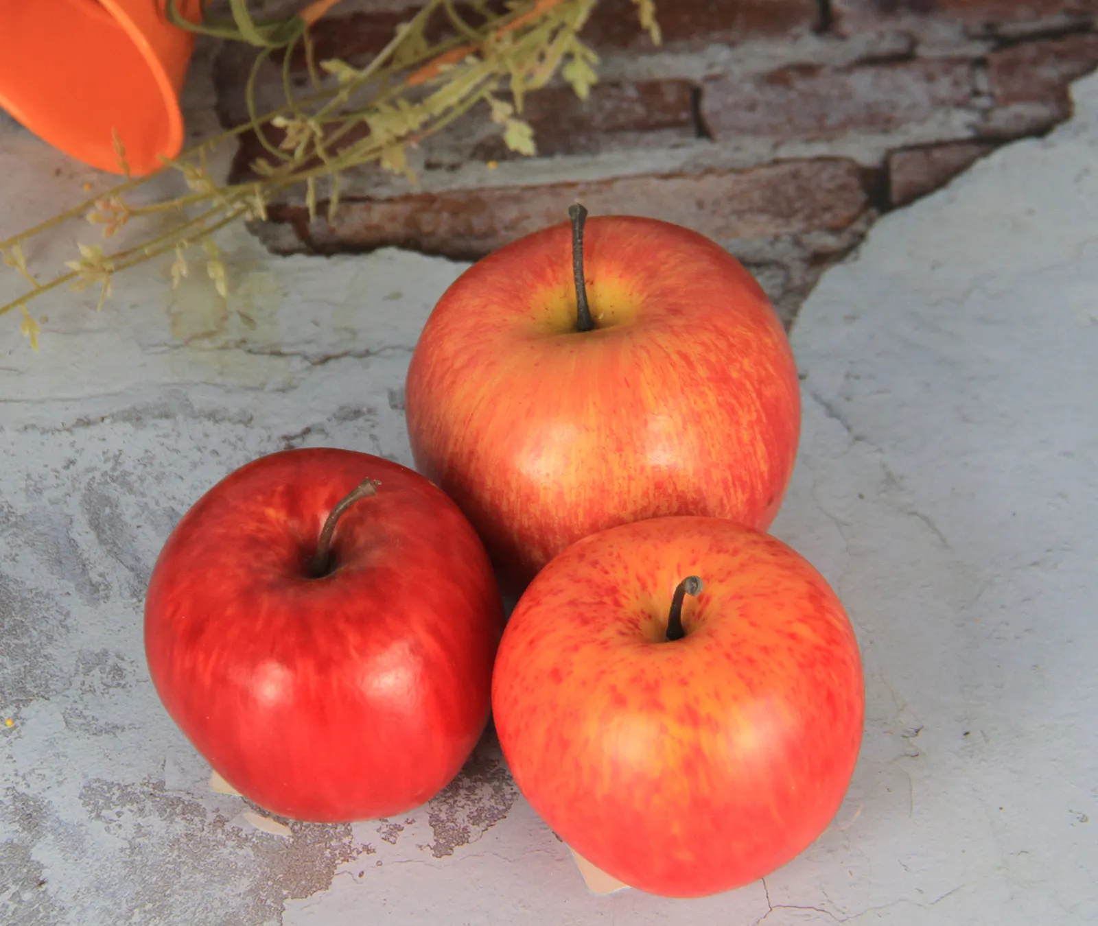 लोकप्रिय सजावटी छोटे नकली फोम फल लाल कृत्रिम सेब ड्राइंग रूम के लिए