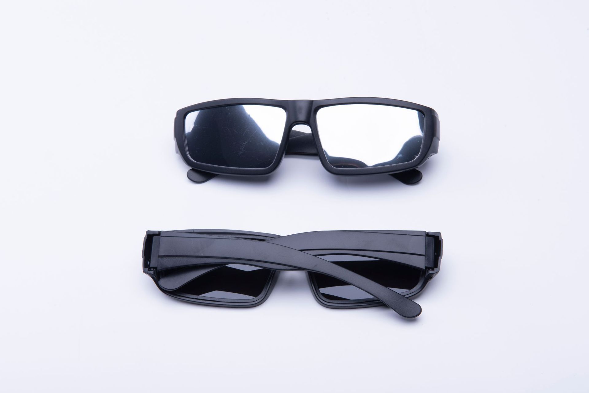 Lentille noire C1