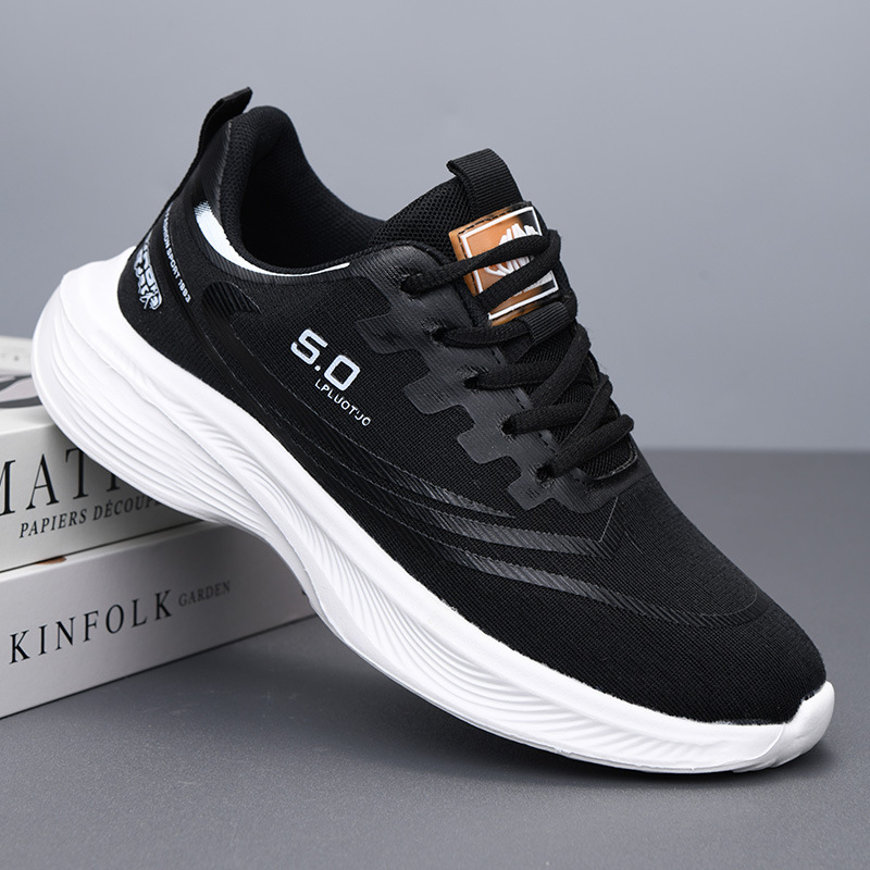 Estilo unisex en blanco y negro.