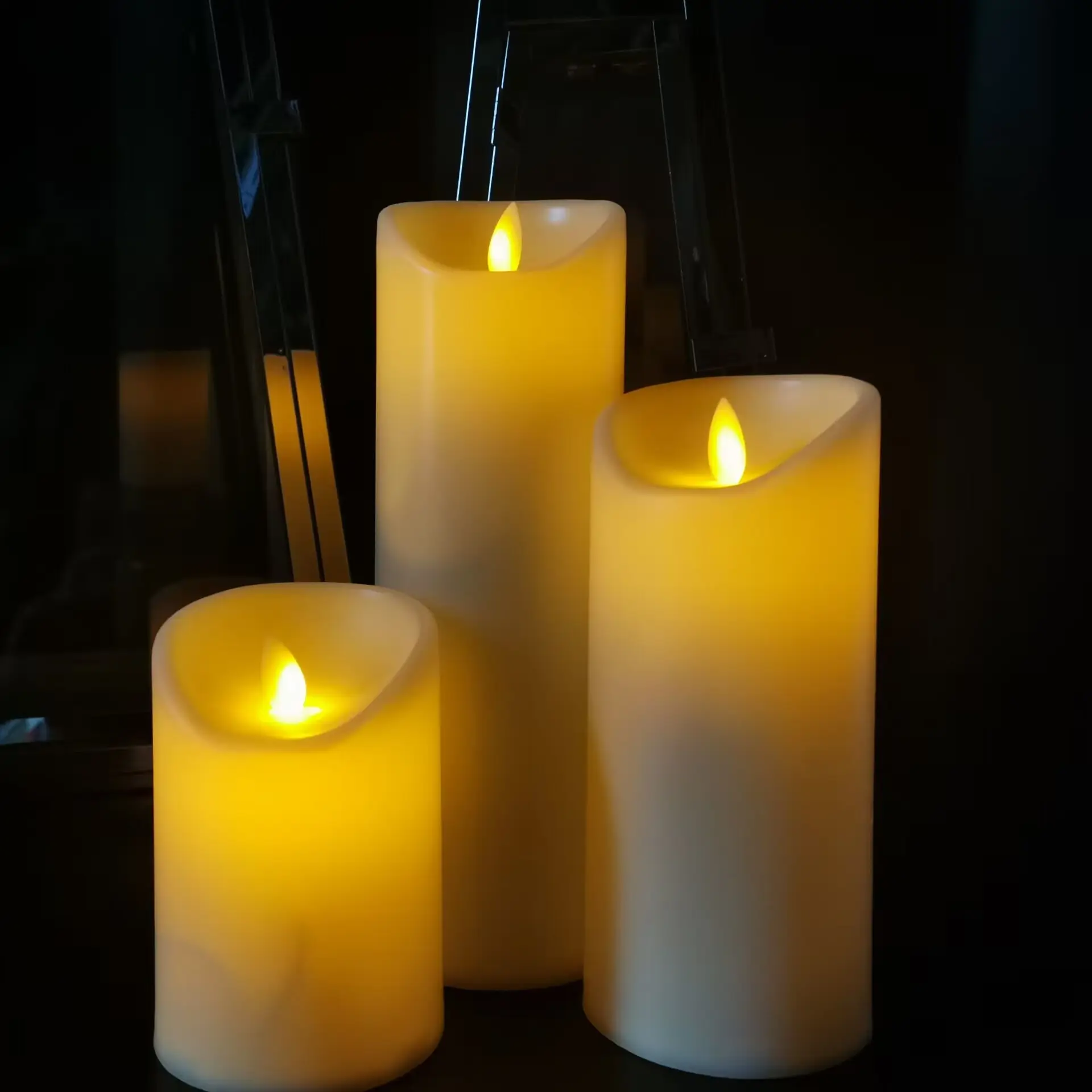 Velas Led de tamaño personalizable, juego de velas de llama móvil, velas Led artificiales decorativas para cumpleaños y vacaciones con control remoto
