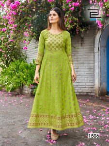 新系列人造丝Anarkali礼服，颈部刺绣，为女性准备批量制作Anarkali Salwar <span class=keywords><strong>Kameez</strong></span>