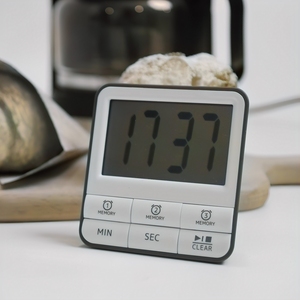 Colorato multifunzione digitale Count Down e Timer da cucina con funzione di memoria - Product Image 2