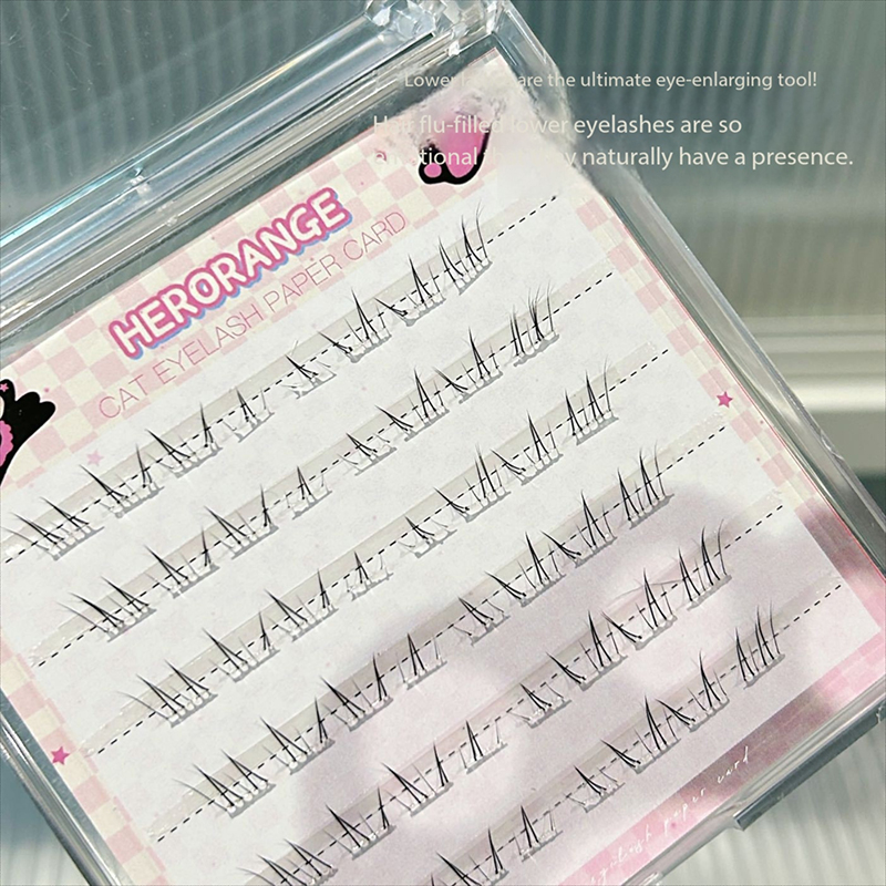 Glue-Free 6-Panel False Eyelash Strip - 48 Clusters