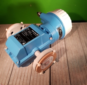 Highest Medium Temperatures with an Ultra-compact Transmitter <strong>E</strong> <strong>H</strong> Proline <strong>Promag</strong> P 100 Electromagnetic Flowmeter - Product Image 5