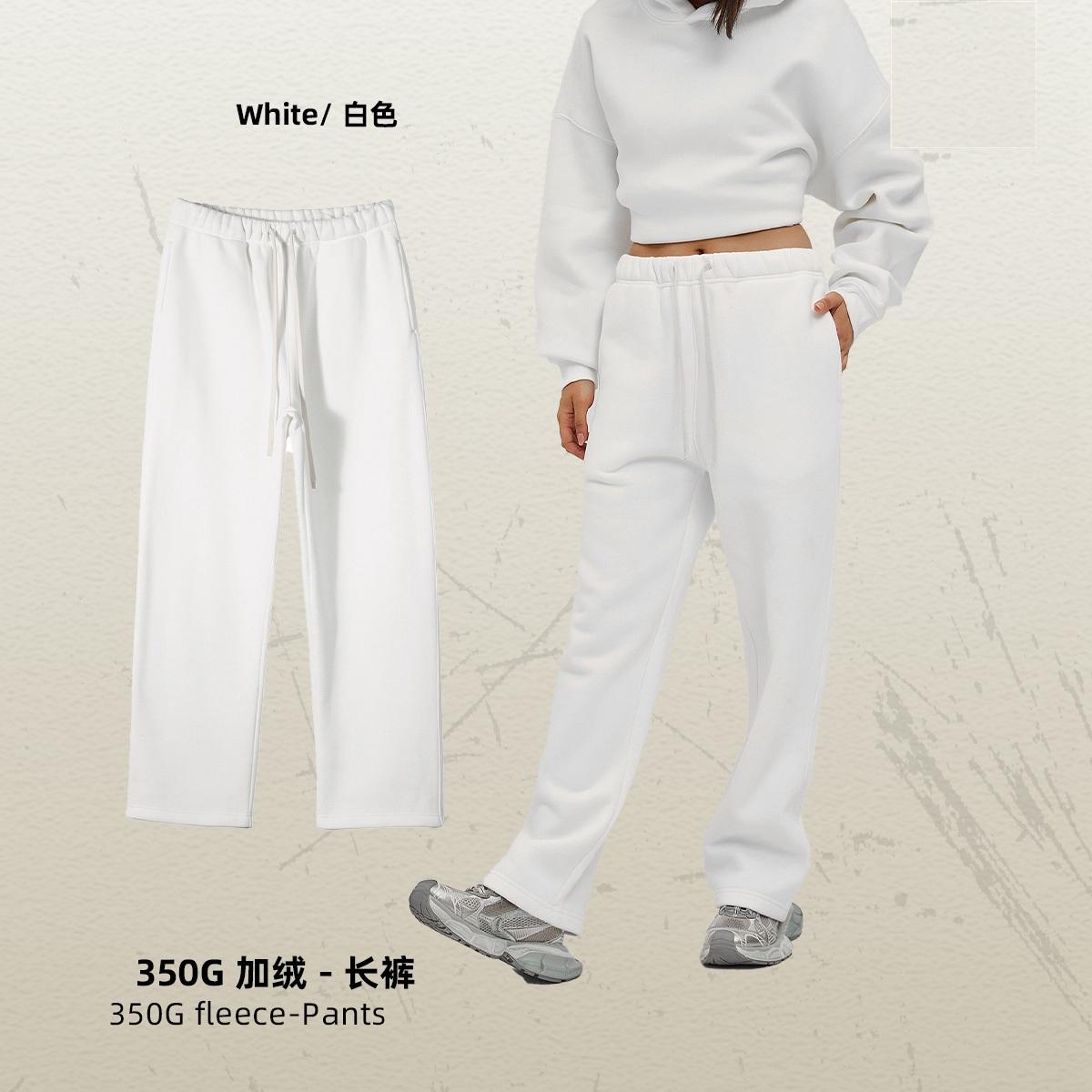 กางเกงจ็อกเกอร์สีขาว