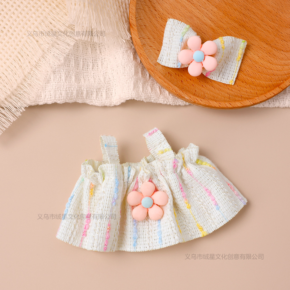 Robe fleurie blanche et colorée, style Chanel, avec nœud, pour poupée de 14 à 17 cm.