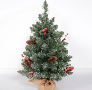 Toptan karışık çam yapay Mini noel ağacı <span class=keywords><strong>Holly</strong></span> çilek, çam konileri, temizle Led ışıkları ve çuval bezi tabanı
