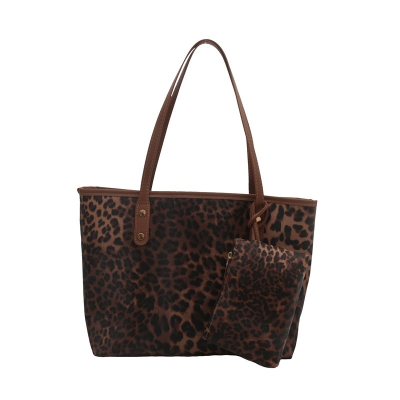 Leopardo scuro