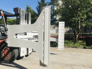 フォークリフトアタッチメントタイヤクランプ回転スライディングアームタイプタイヤグリパーハンドラーの取り扱いとスタッキングタイヤ - Product Image 3