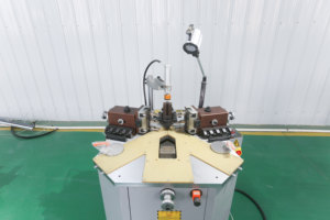 Cửa sổ nhôm góc máy uốn góc máy kết hợp - Product Image 3