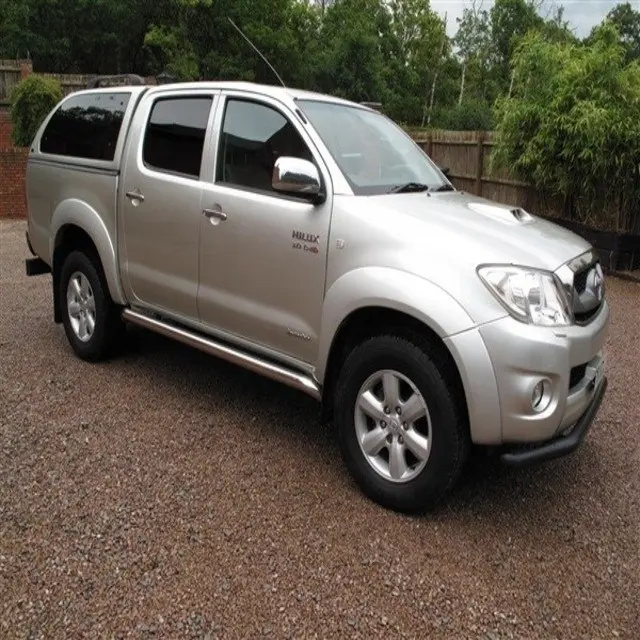 Usado Toyota Hilux (2011/16) 3.0 D-4D 4WD (171ps) Invincible 2010 D/Cab PickUpVan Venda