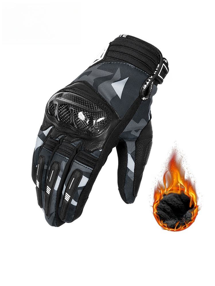 Modelo de invierno con forro polar de camuflaje