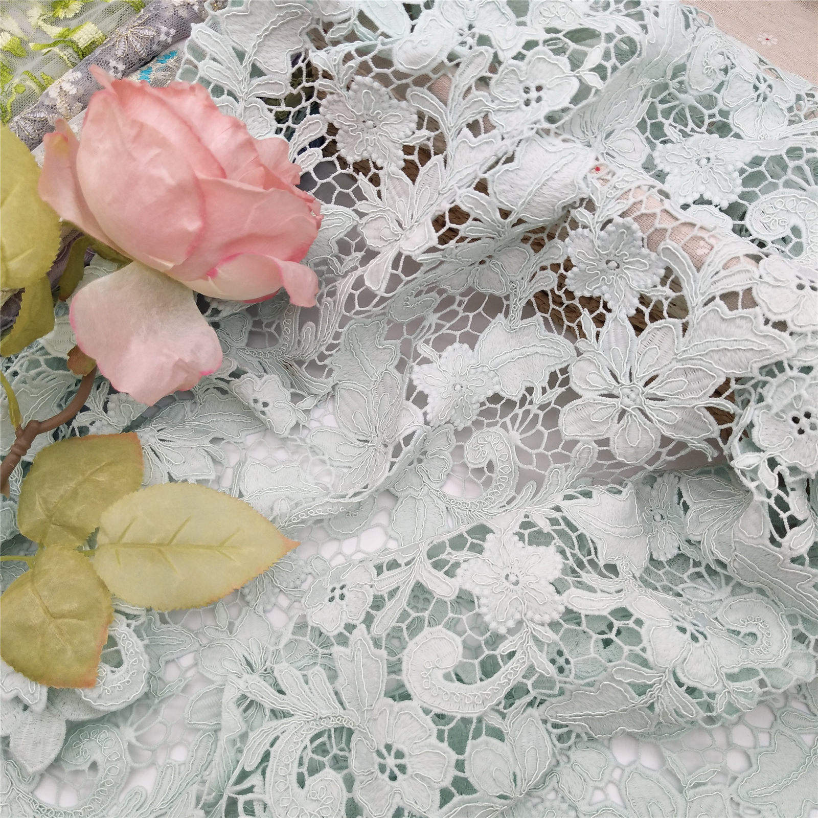 สีเขียว