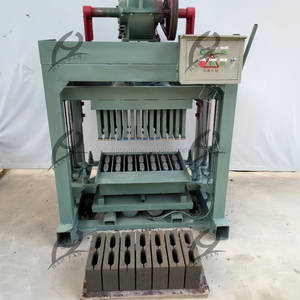 Máquina manual para hacer ladrillos de bloques de hormigón 4-40B Extrusora de vacío de molde de bloque hueco para procesamiento de arena - Product Image 3