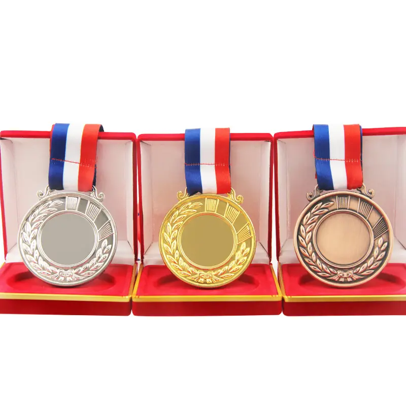 Medaglia e trofei della competizione sportiva scolastica con nastro medaglie in metallo bianco oro personalizzate 3d Running Soccer Baseball Basketball