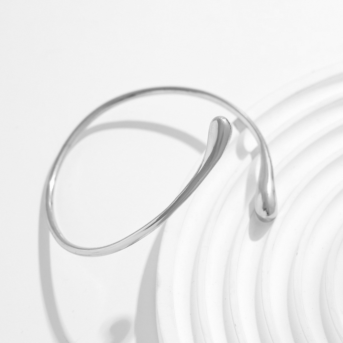 Bracciale a goccia luminosa in argento