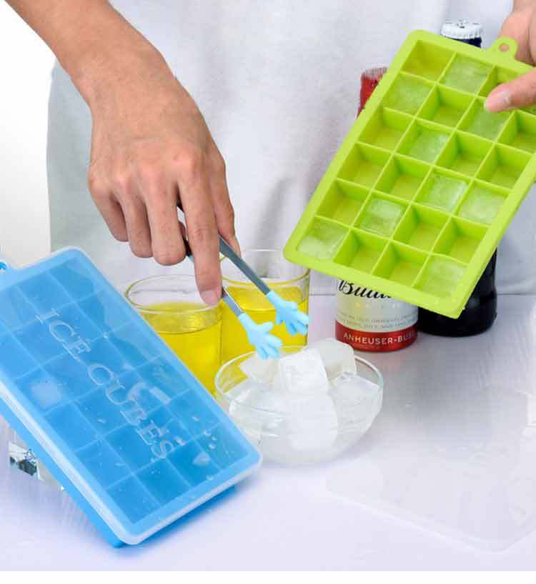 Hot selling Custom BPA Free Food Grade Silica Gel Ice Shapes Mold Maker Pliable Silicone Ice Cube Tray With Lid