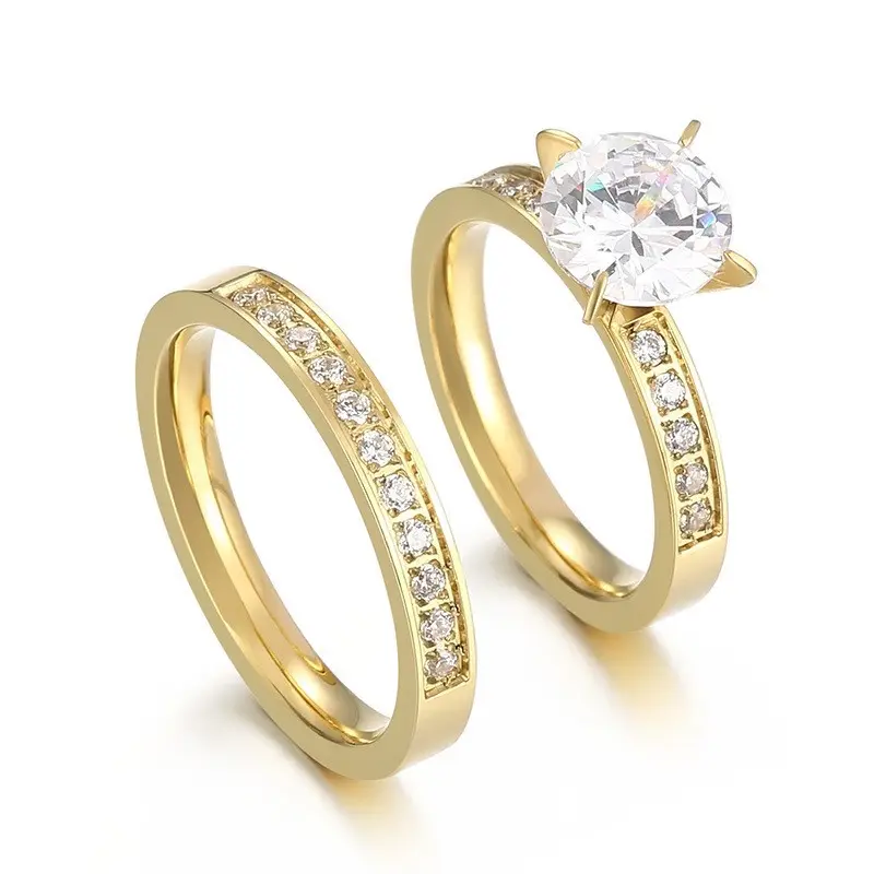 Venta al por mayor de lujo de circón titanio acero compromiso boda combinación anillo 4 garra pareja anillo conjunto